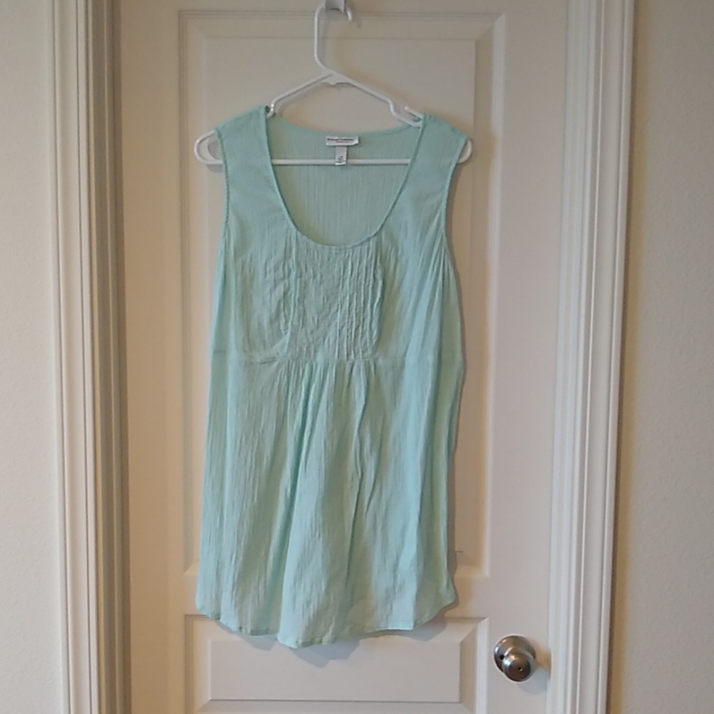 NWOT Liz Lange Maternity Sleeveless Top